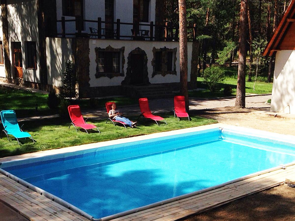 Pershyi Kordon Tourist Complex Hotel Medvedevka Exterior photo